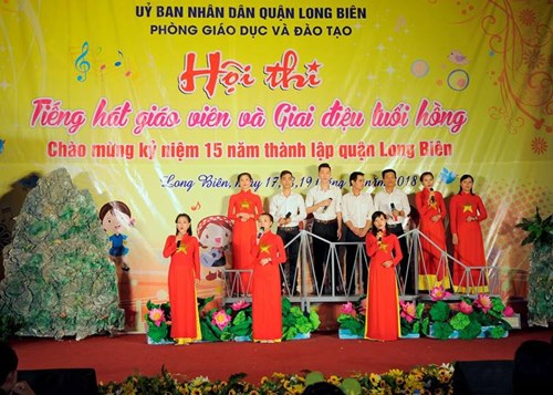Hội diễn văn nghệ tiếng hát giáo viên và giai điệu tuổi hồng ngành giáo dục quận Long Biên 2018